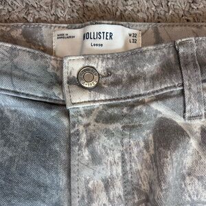 Hollister Gray and White Camo Patterned Pants
